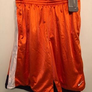 New NIKE reversible basketball shorts. XL
